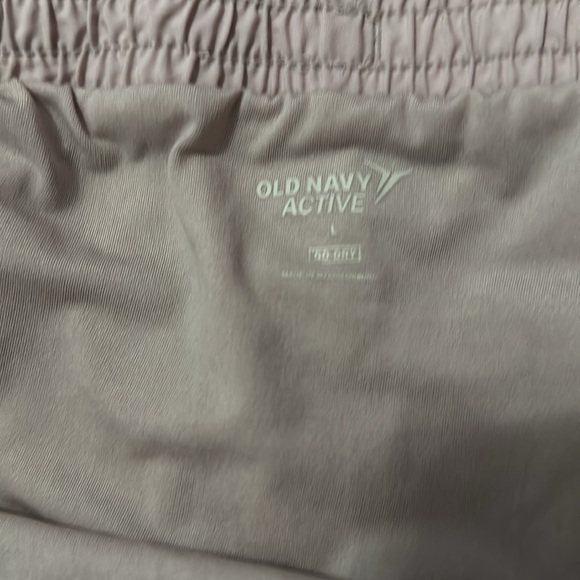 Women’s size L Old Navy shorts - Picture 2 of 3